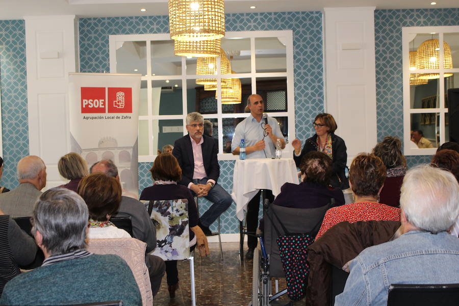El PSOE Zafra se reúne para hablar sobre el futuro de las pensiones