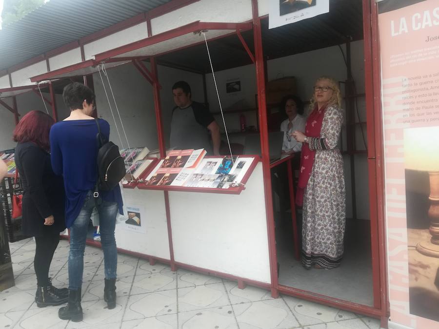 Caseta de los autores locales 