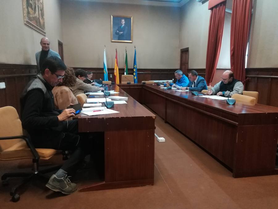 El ayuntamiento firma convenio de colaboración con una docena de asociaciones deportivas