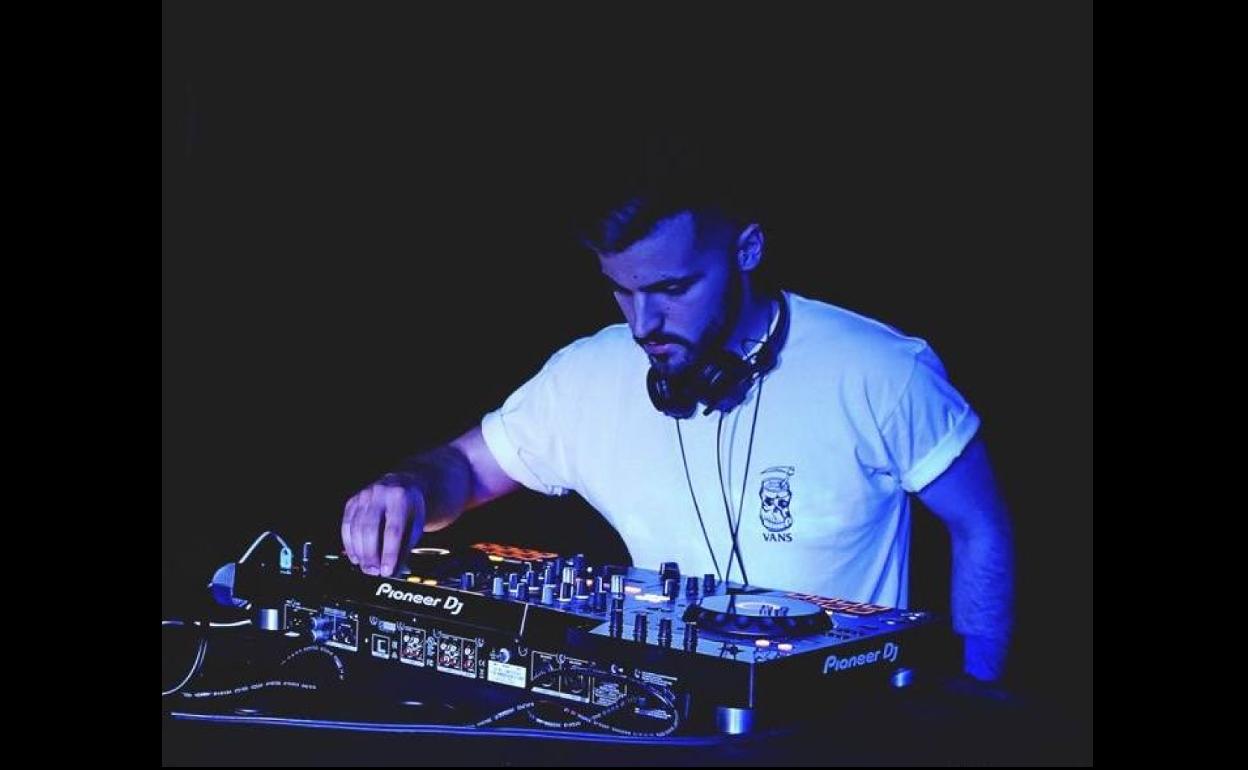 «La música me aporta felicidad, que se multiplica cuando estoy pinchando»