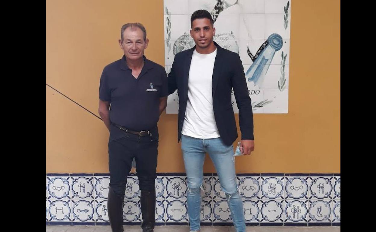 El jinete ilipense Sergio Guisado es recibido en la Real Escuela Andaluza del Arte Ecuestre