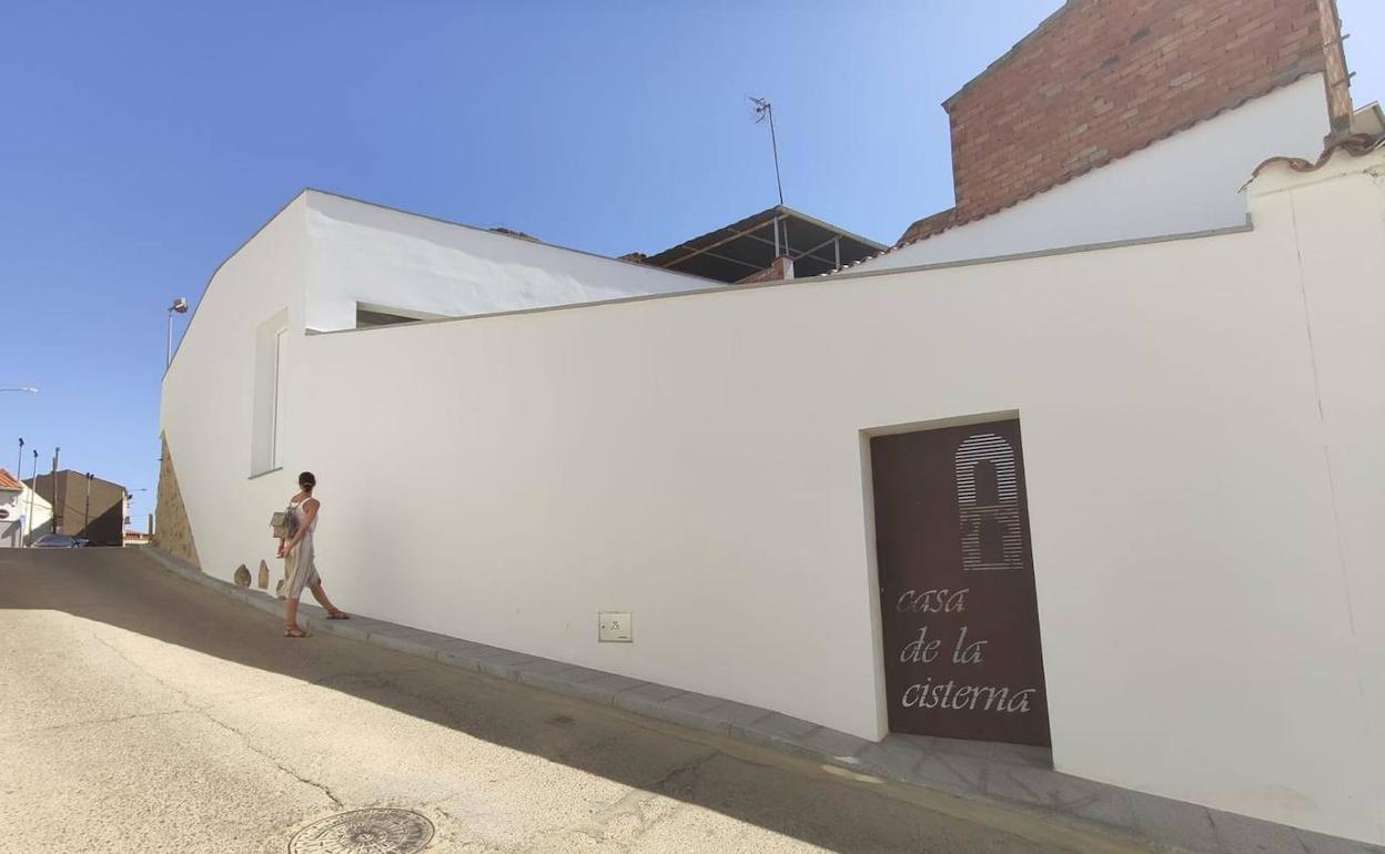 Exterior de la Casa de la Cisterna 