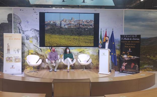El alcalde de Zalamea de la Serena, Miguel Ángel Fuentes, durante su intervención 