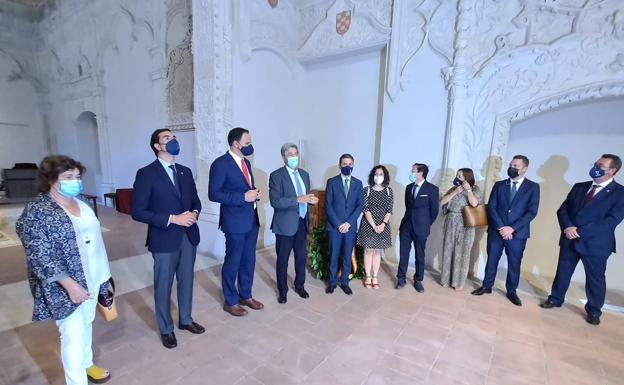 Asistentes a la reunión para dar inicio a los actos del V Centenario de la muerte de Nebrija 