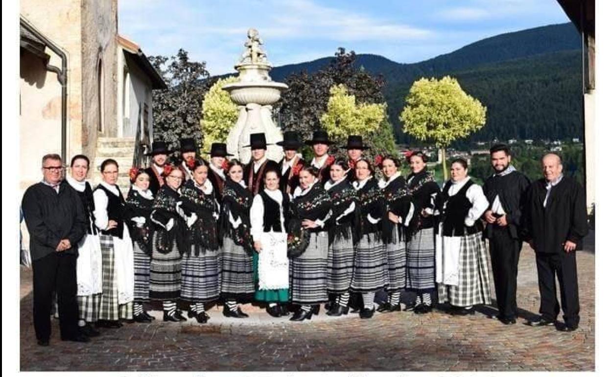 Grupo de Folklore extremeño 'Caramancho' 