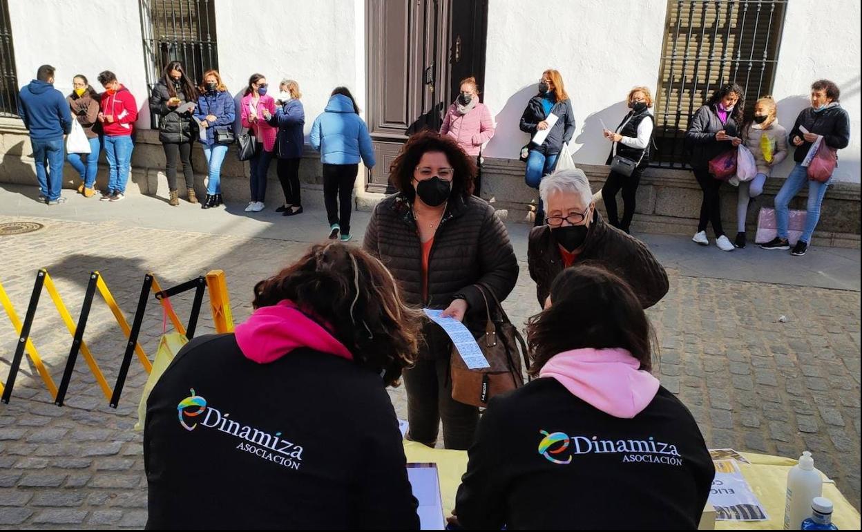 Primer bingo de participación en Zalamea 