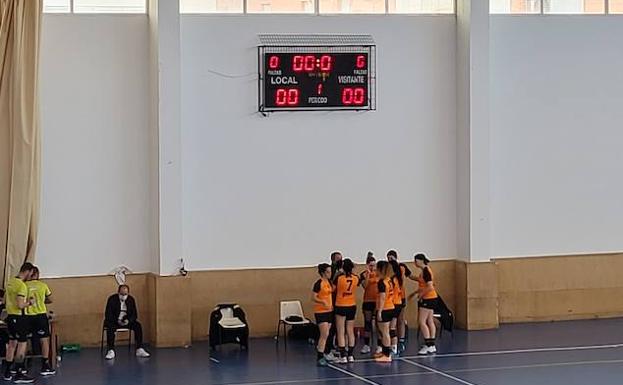 El BM Surocer Zalamea preparado para empezar el partido 