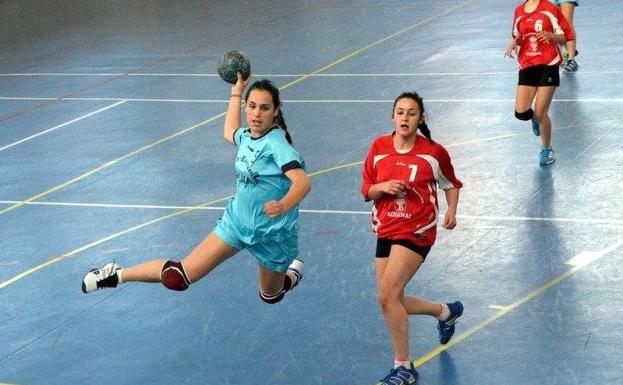 Segundo premio para Lara Rueda Centeno, con su obra 'Pasión por el balonmano'