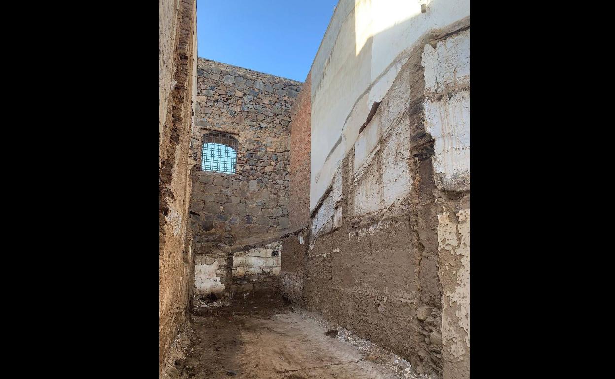 Se descubre un nuevo tramo del lienzo de la muralla del Castillo