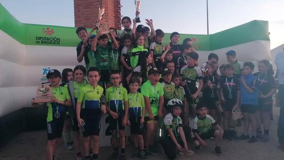 Varios ciclistas de la Escuela Cancho Roano despiden los Judex Autonómicos en Quintana de la Serena