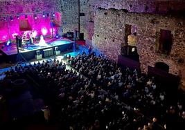 Gran asistencia al concierto de Diana Navarro.