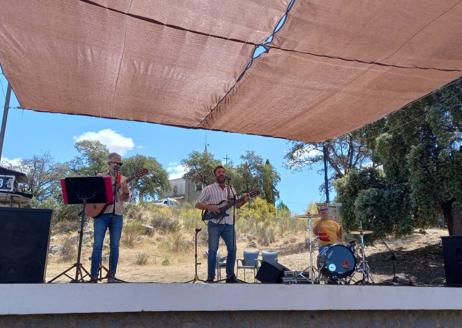 Imagen secundaria 1 - Zalamea ha disfrutado de un festivo fin de semana con la Romería de San Isidro