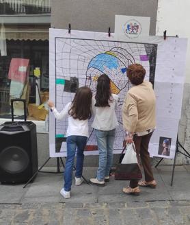 Imagen secundaria 2 - Numerosas personas pintaron 'La joven de la perla'