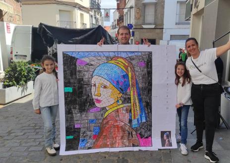 Imagen secundaria 1 - Numerosas personas pintaron 'La joven de la perla'