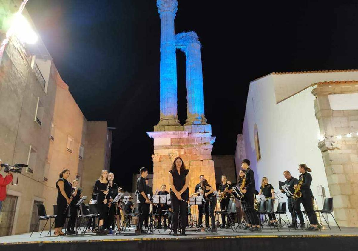 Imagen principal - Gran asistencia al concierto de la Banda Municipal de Música