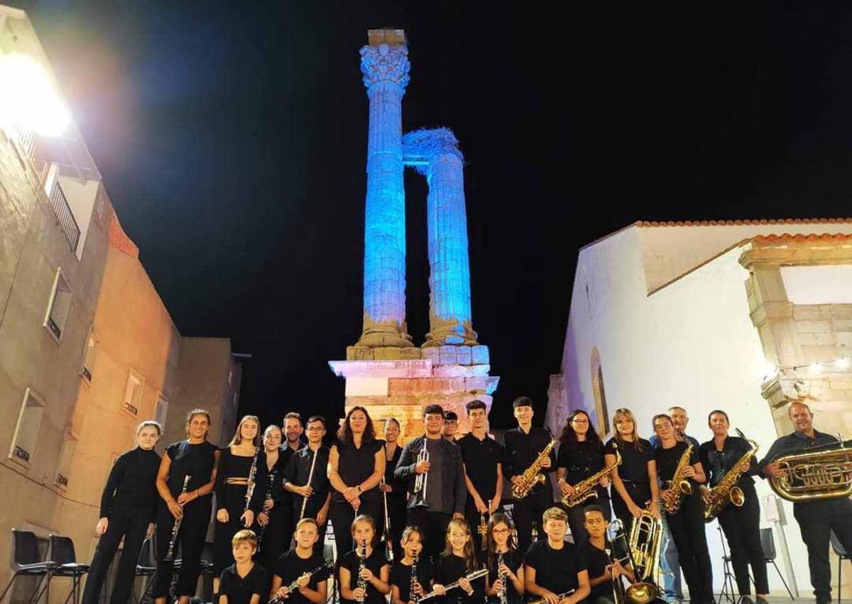 Imagen secundaria 1 - Gran asistencia al concierto de la Banda Municipal de Música