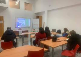 Varios ilipenses han participado en el taller de Competencias Parentales