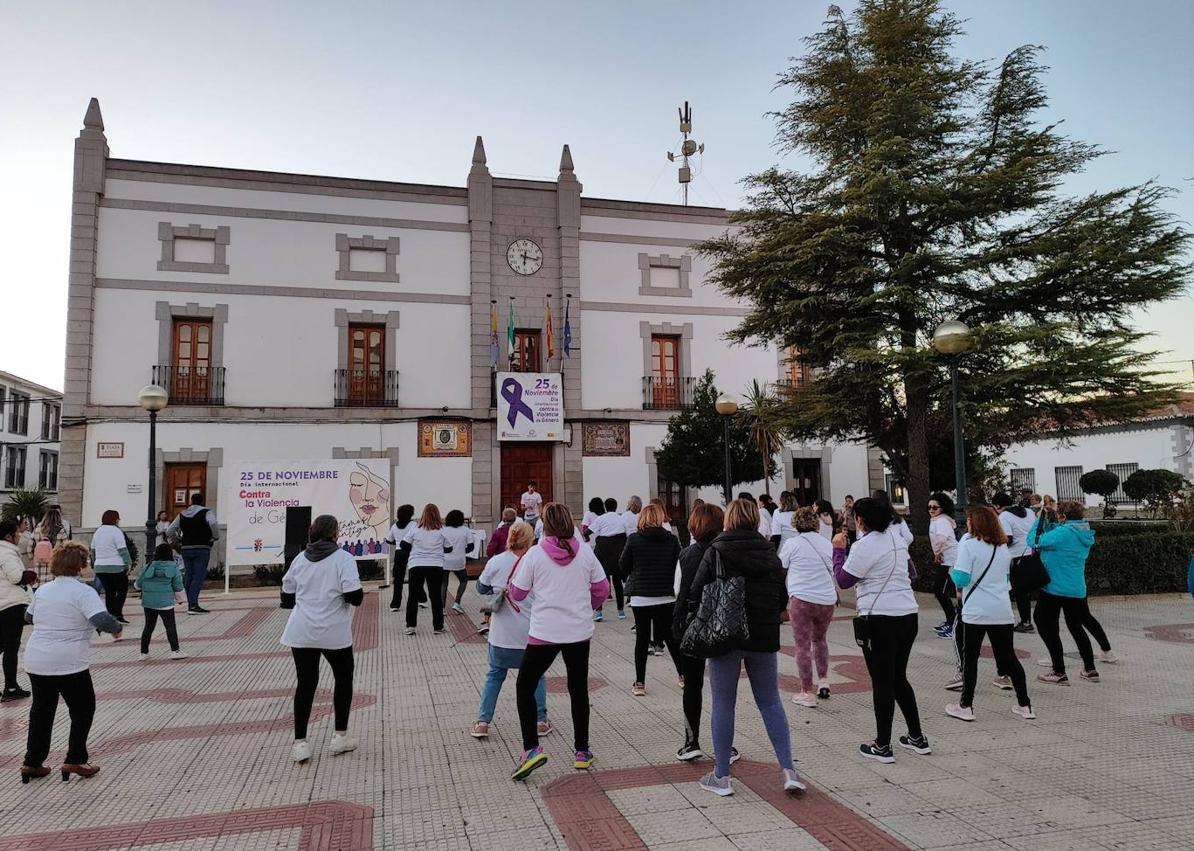 Imagen secundaria 1 - Zalamea se mueve contra la violencia de género