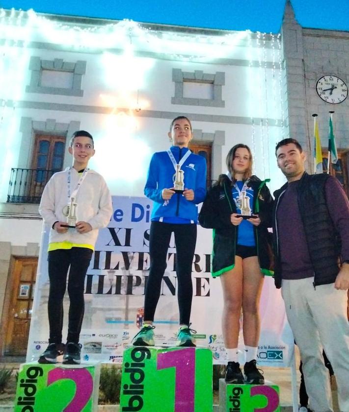Imagen secundaria 2 - Varios de los podiums de distintas categorías.