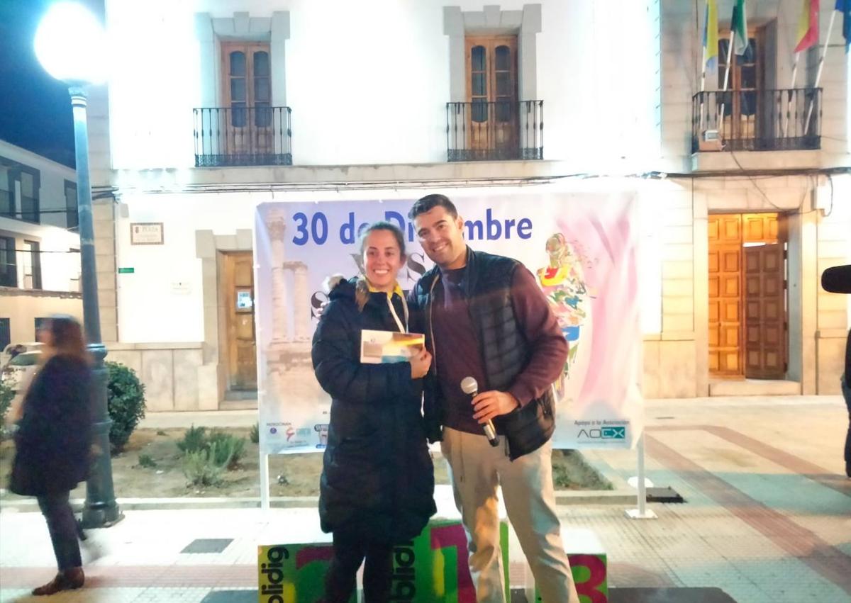 Imagen secundaria 1 - Unas 130 personas compitieron en la San Silvestre Ilipense