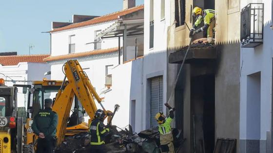 La Guardia Civil desconoce aún la identidad del cuerpo hallado en el incendio de Zalamea