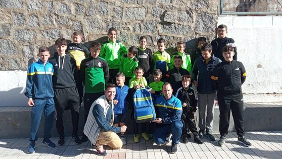 El Ayuntamiento dota de botiquines a diversas entidades deportivas de la localidad