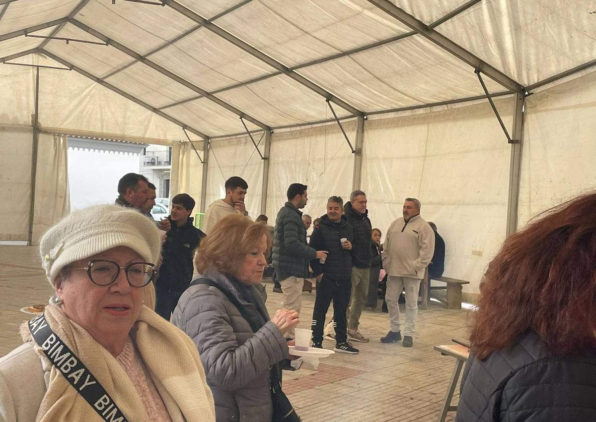 Imagen secundaria 1 - La matanza popular finaliza el programa de fiestas navideñas de Zalamea de la Serena