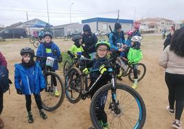 Algunos de los pequeños deportistas ilipenses que participaron en Jaraíz.