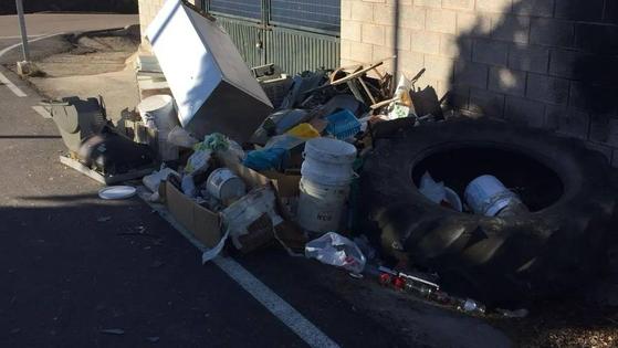 El Ayuntamiento ilipense recuerda a los vecinos la importancia de mantener la localidad limpia