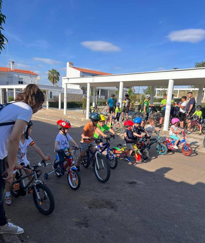 Imagen secundaria 2 - Escuela Ciclista Cancho Roano