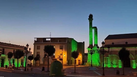 Zalamea se ilumina de verde por el Día Internacional de la Celiaquía