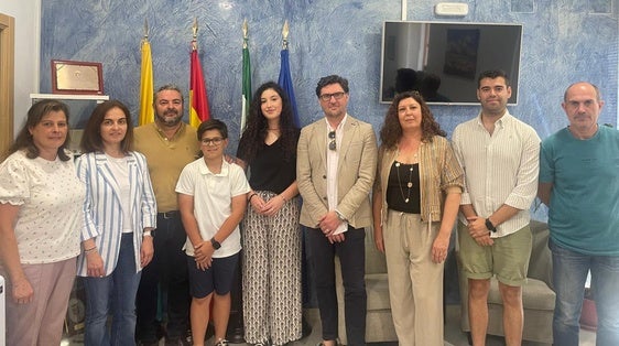 El alcalde recibe a los alumnos con mejores expedientes
