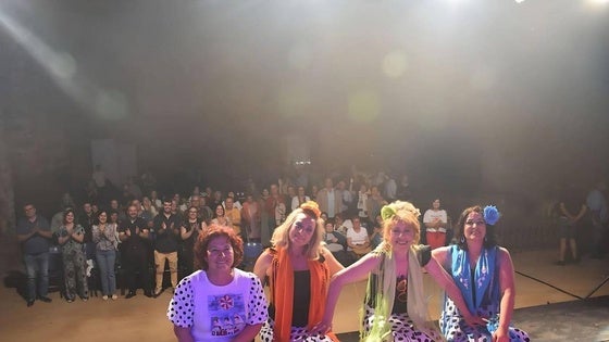 'El balcón de la luna' puso en pie a Zalamea de la Serena