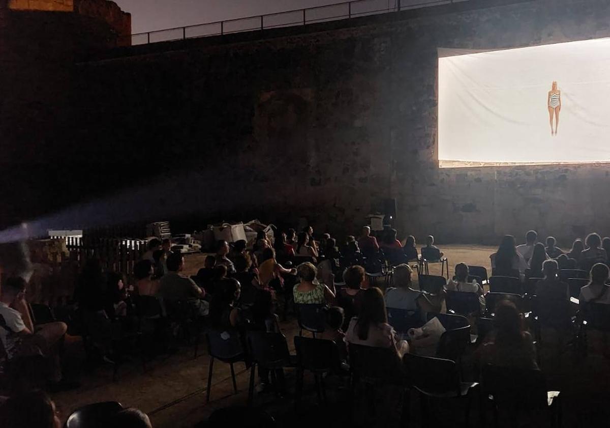 Imagen principal - 'Barbie', 'A todo tren' y 'Campeonex'.