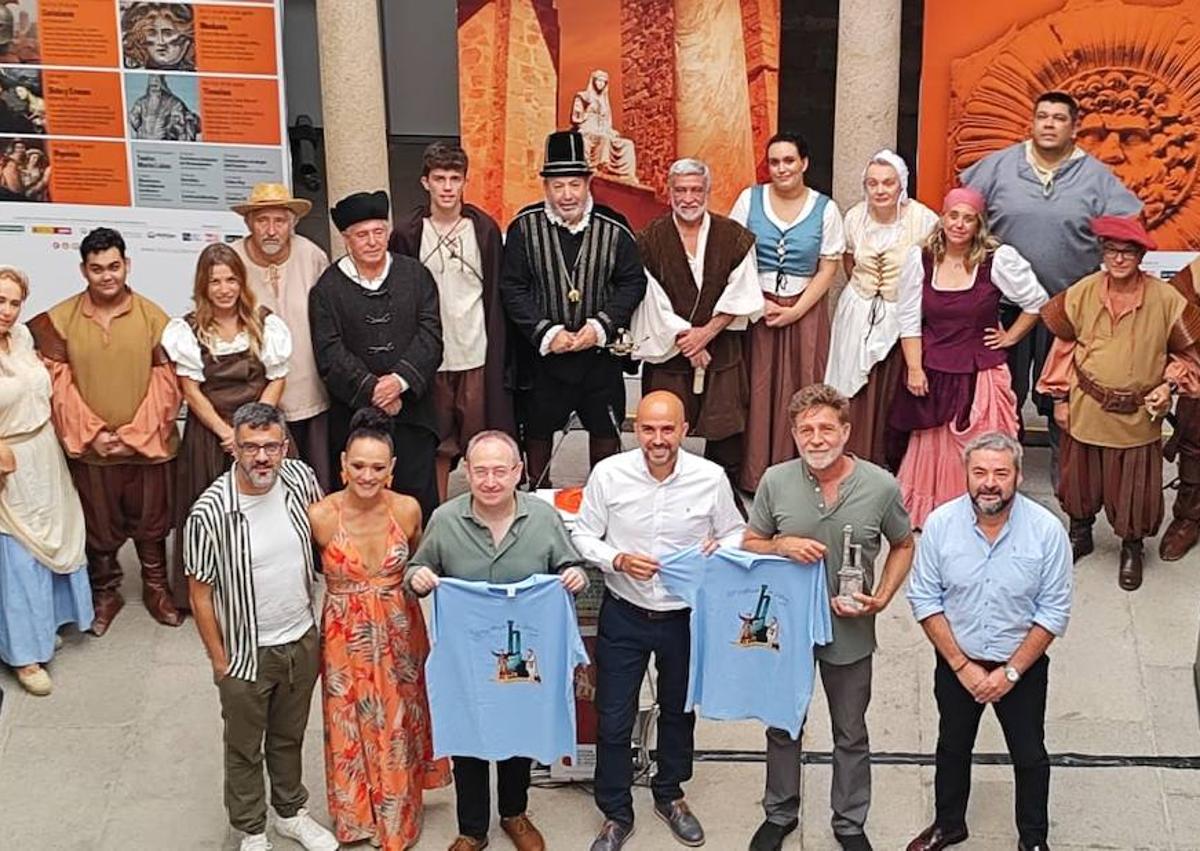 Imagen secundaria 1 - El actor Juanjo Artero apadrina la XIX edición de 'El alcalde de Zalamea'