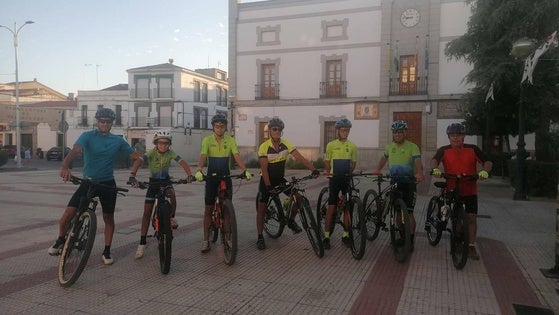 La AC Cancho Roano organizó su Quedada Cicloturista Nocturna