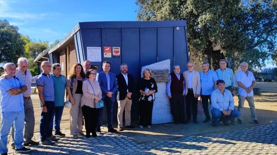Una placa en Cancho Roano reconoce la labor realizada por Bartolomé Gil Santacruz