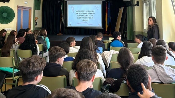 La asociación Rurex organiza el taller 'Igualdad a través de la música' en el instituto Antonio de Nebrija
