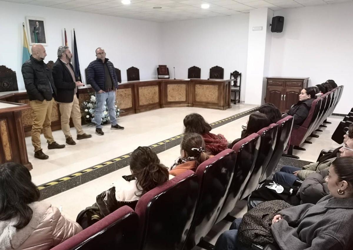 Imagen secundaria 1 - Inaugurada la Escuela Profesional Escala