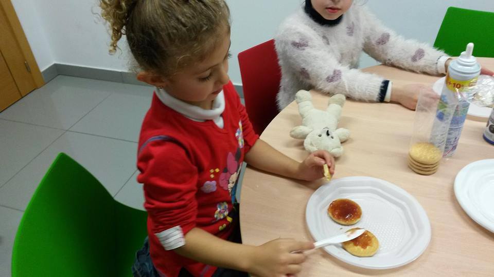 Zalamea inaugura el calendario navideño con los más pequeños en la cocina