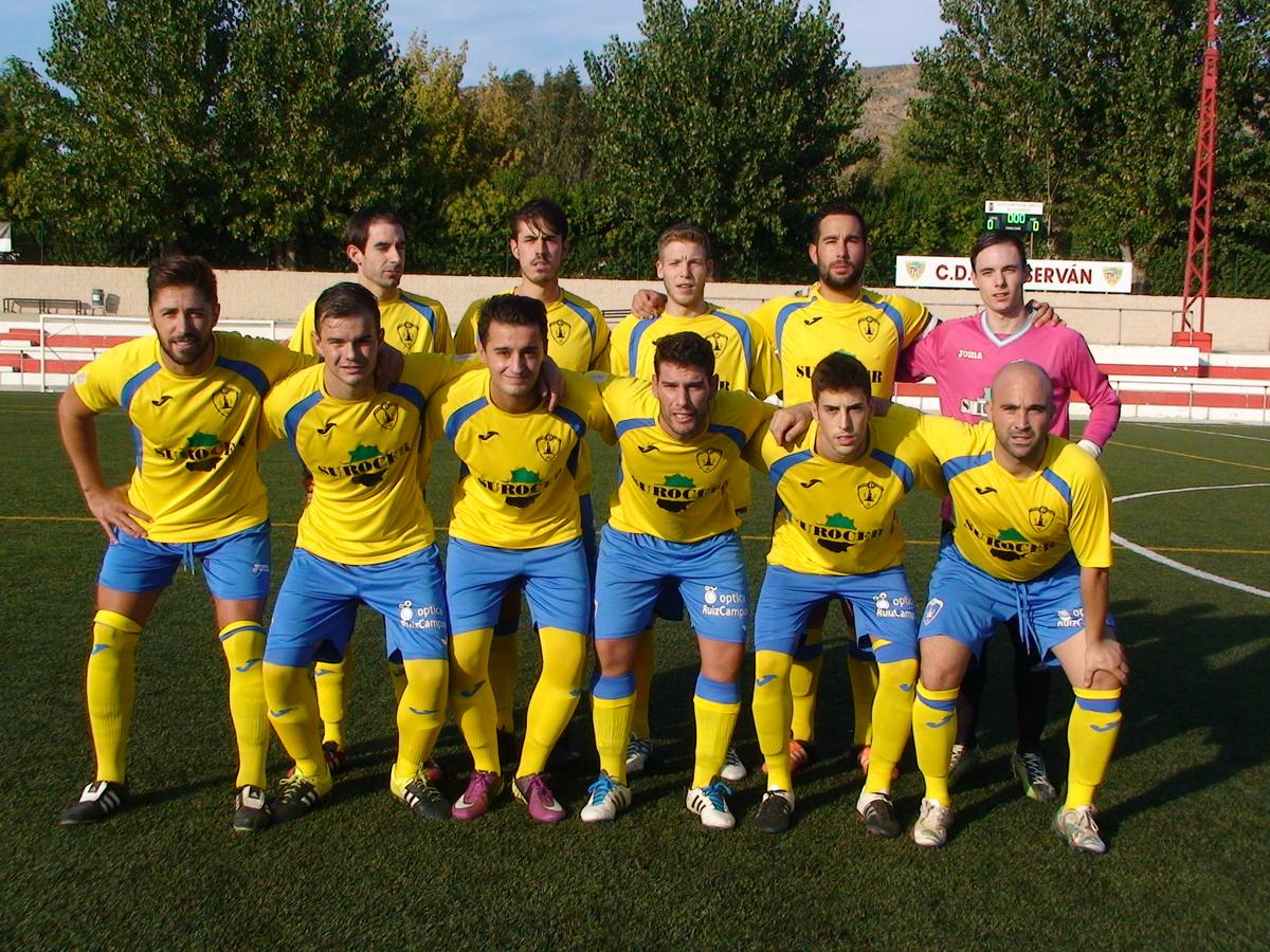 Foto del once titular antes de iniciar el partido 