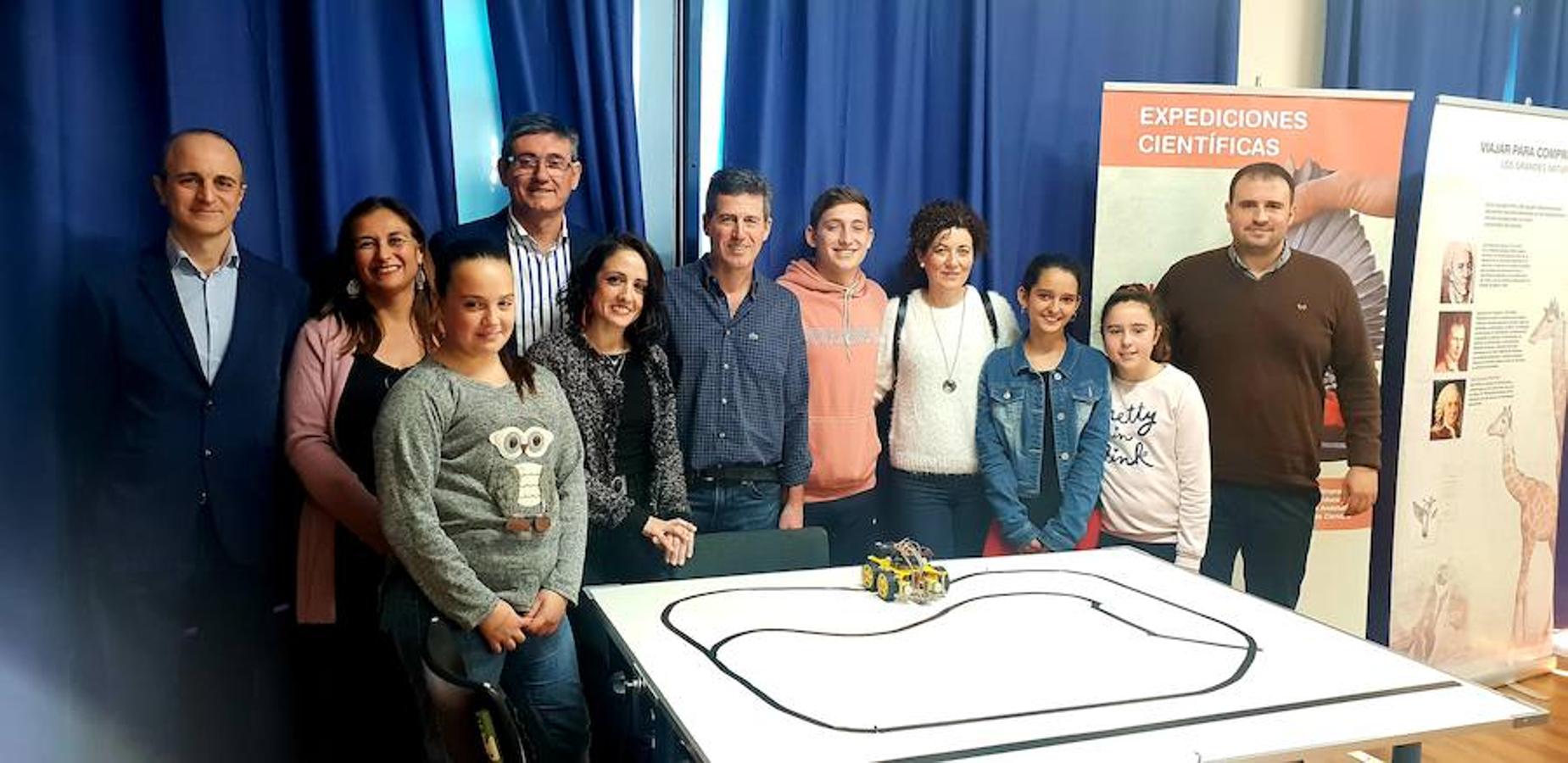 El instituto Abdera de Adra organiza la segunda edición de sus Jornadas Científicas, una experiencia que convierte a los alumnos en monitores de cada actividad