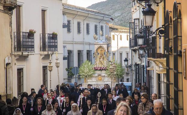 Berja se rinde ante su patrona durante 15 días de culto