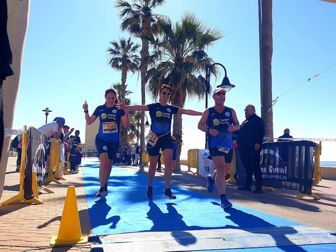 Organizada por el Ayuntamiento, esta duodécima edición ha contado con la presencia de Sandía Fashion para refrescar a los corredores, Atmosfera Sport y Sano, entre otros