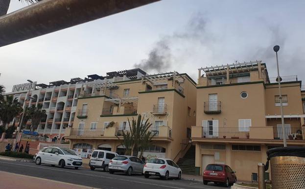 Fuego en el hotel Mirador de Adra