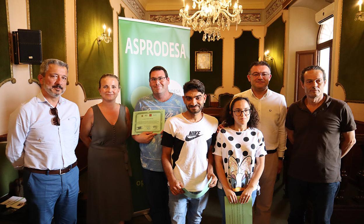 Berja brinda una oportunidad de empleo a tres personas con diversidad funcional