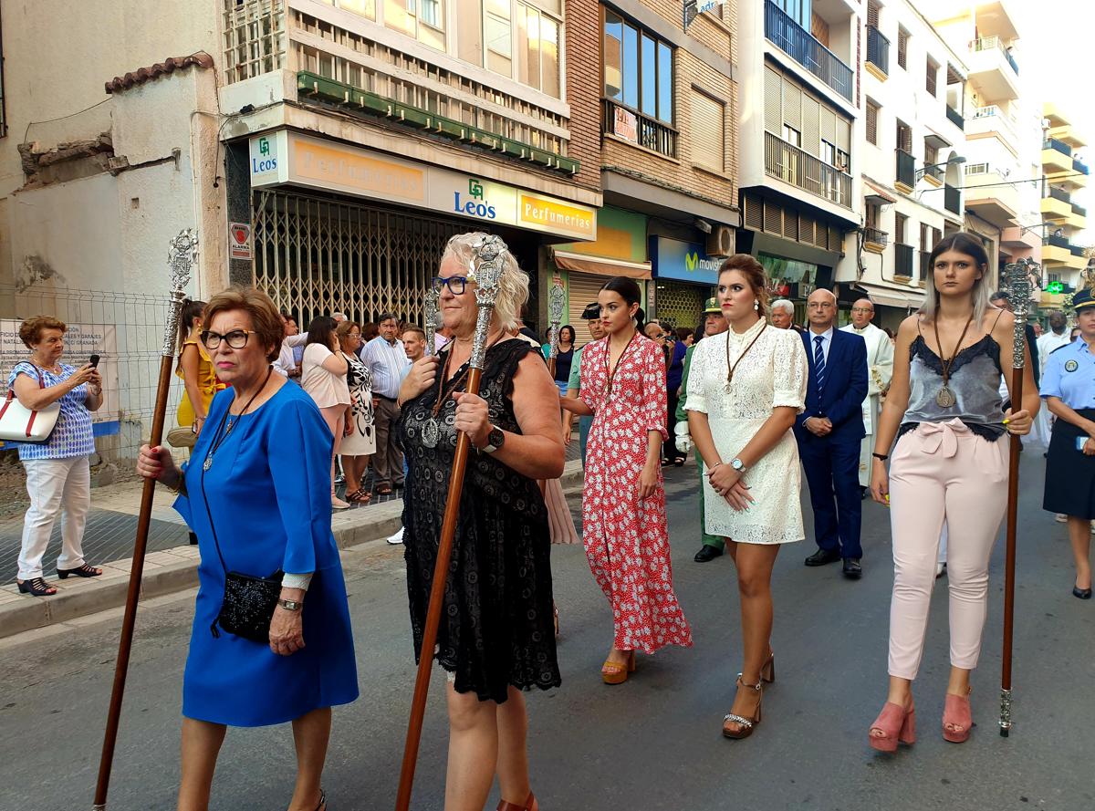 Como cada 16 de julio, la imagen desfila en procesión por las calles de Adra y pasea por la bahía