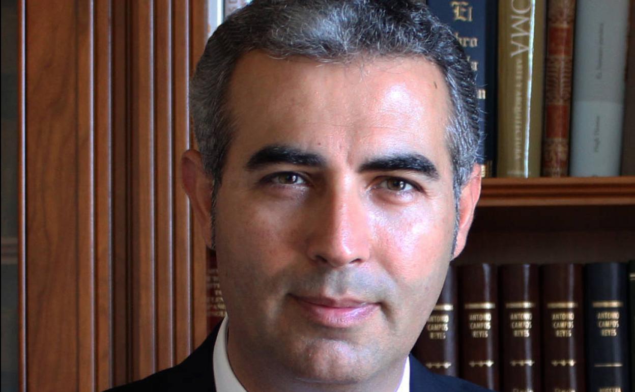 Antonio Campos, autor de la obra. 