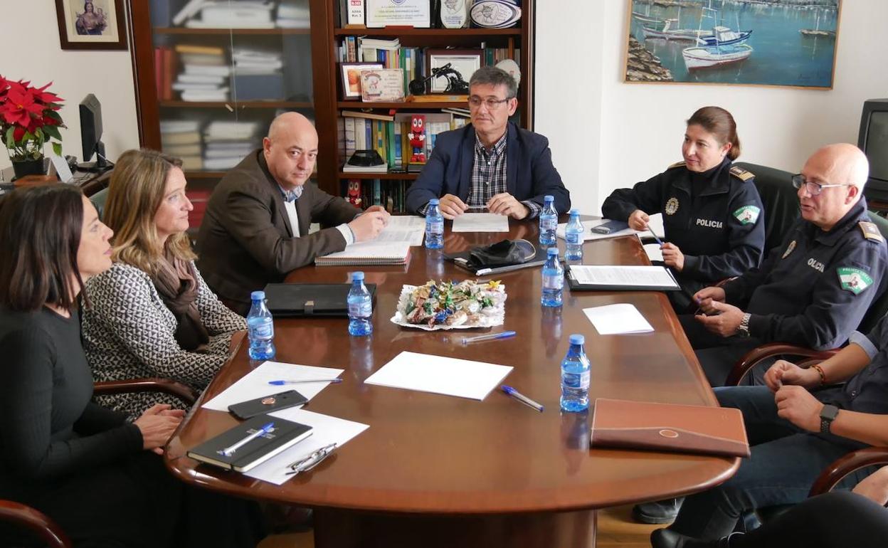 Adra ratifica la «protección y ayuda» que presta a las víctimas de violencia de género