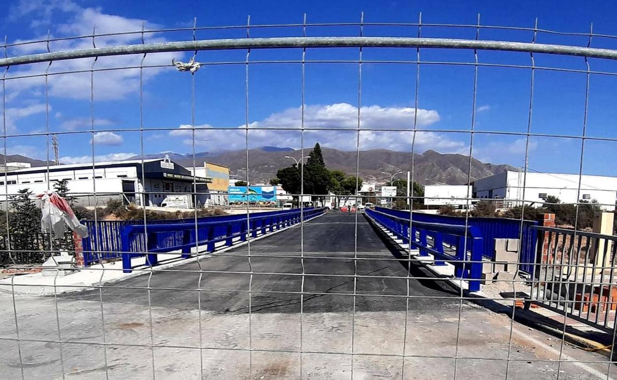 El puente de Puente del Río abre al tráfico el próximo lunes